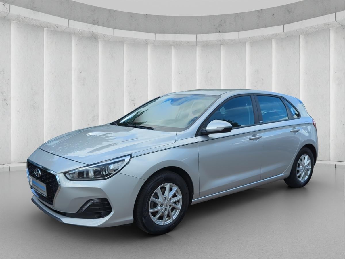 Hyundai i30 Select 1.4 i Navi*Klima*PDC*AHK